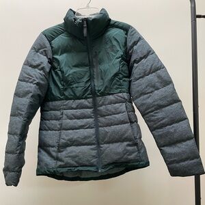 North Face women dawn jacket
Size M
Good conditions